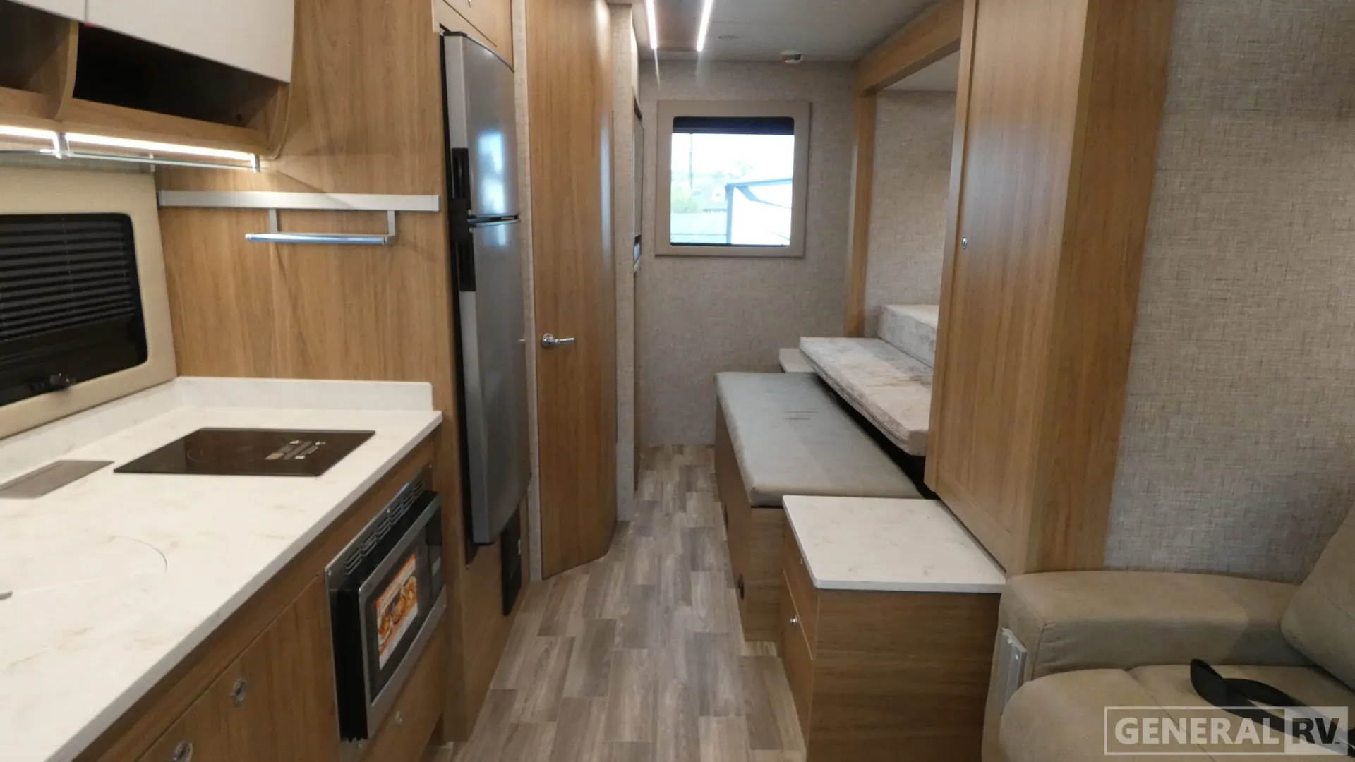 2026 Tiffin Wayfarer 25 XPW - Photo 3