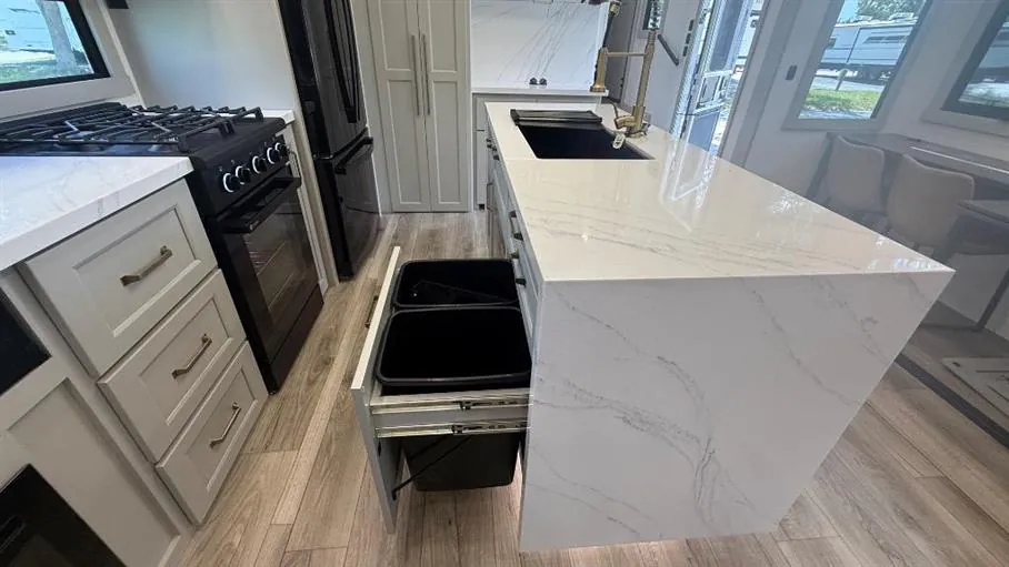 2025 Brinkley Model G 4100, Photos photo 14