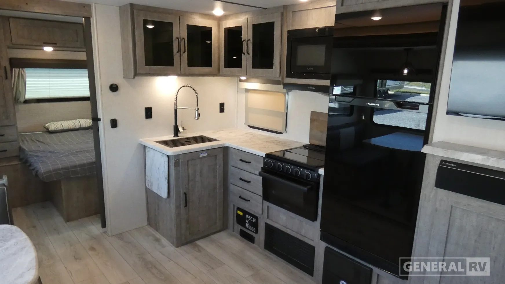 2023 Forest River Grand Surveyor 267RBSS — Photo 6