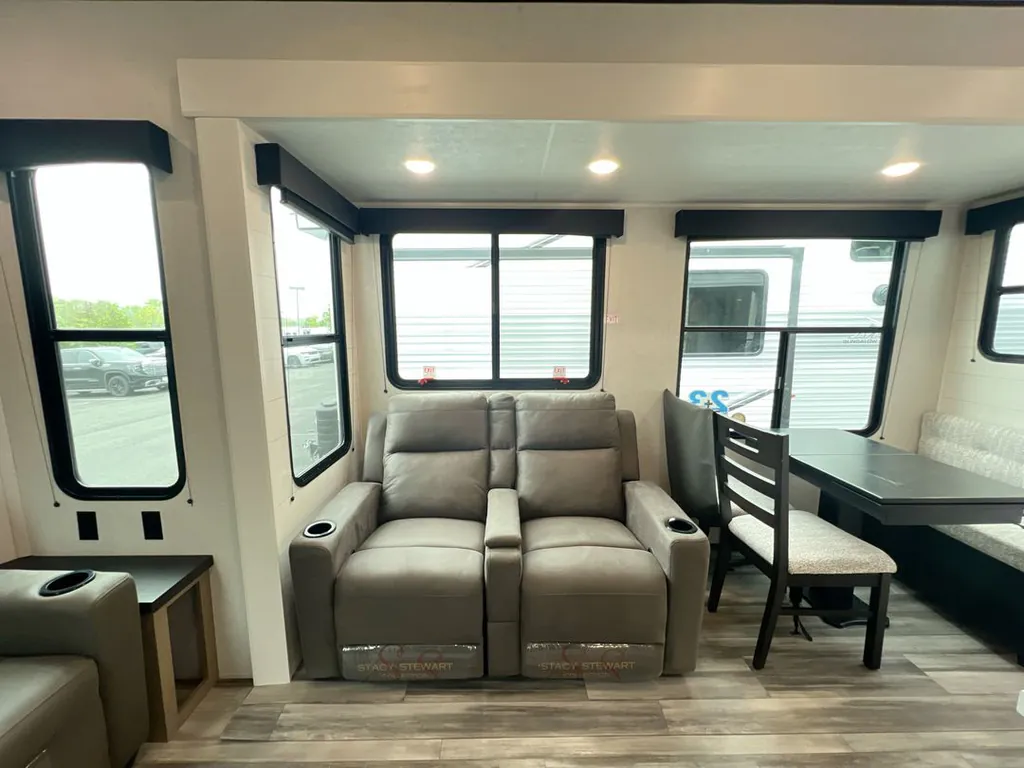 2026 Jayco Jay Flight Bungalow 401FLTS DS, Photos photo 10