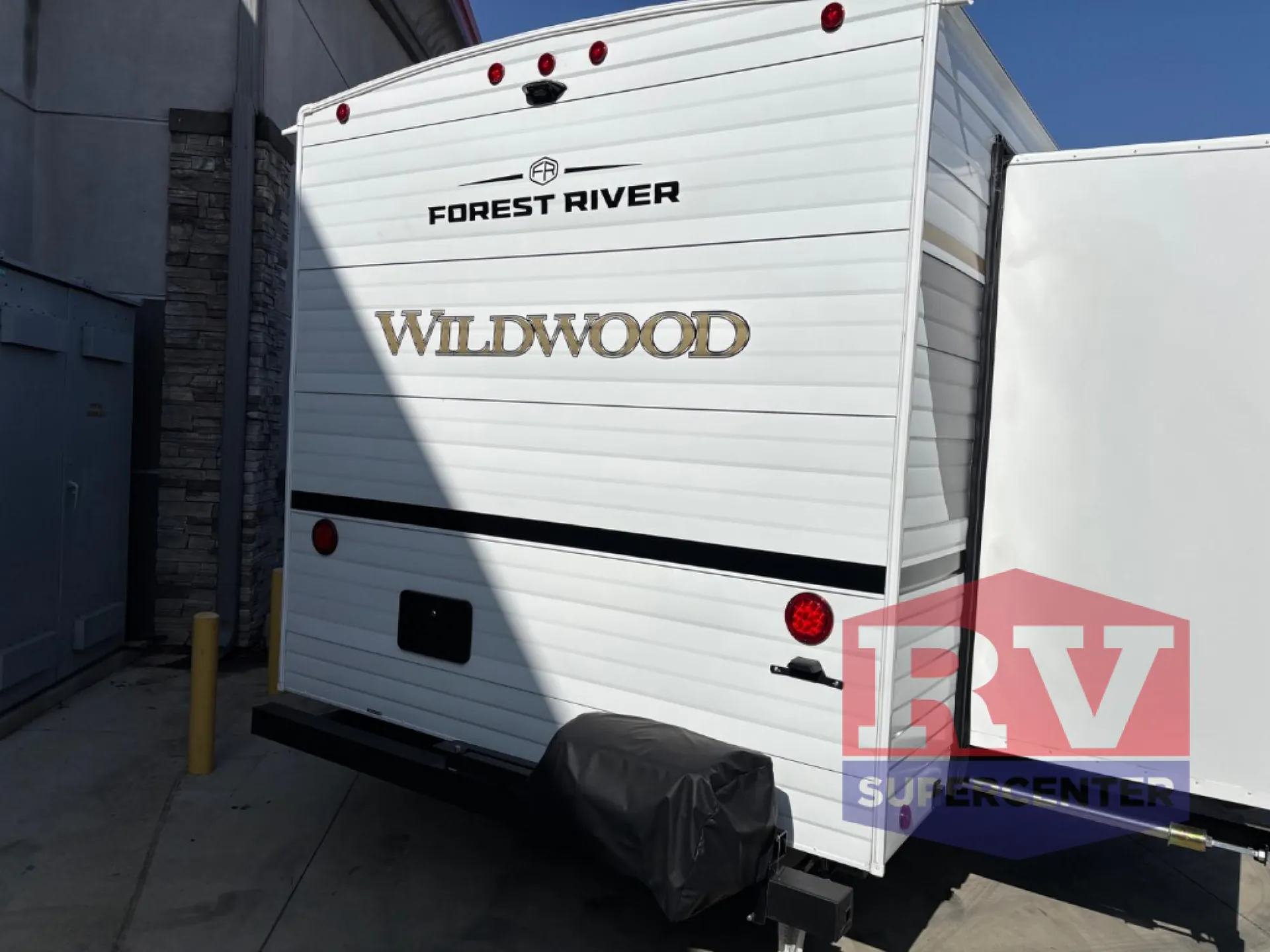 2027 Forest River Wildwood 31KQBTS — Photo 5