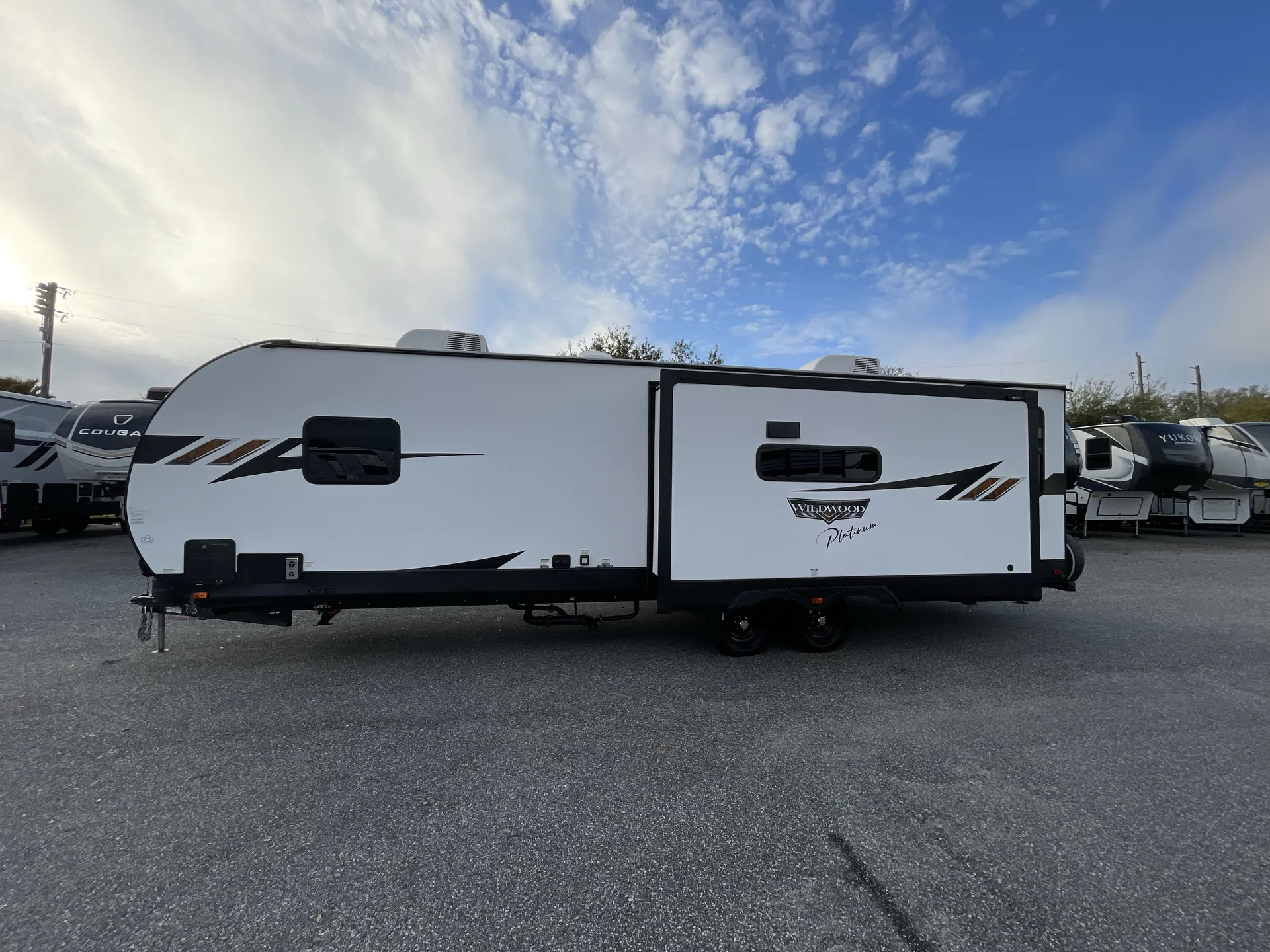 2023 Forest River Wildwood 27RE — off campside