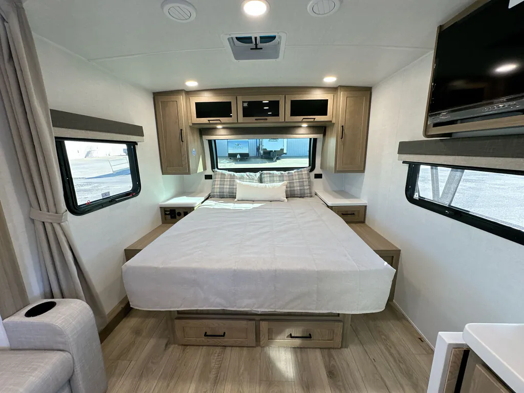 2027 Forest River Rockwood Mini Lite 2109S, Photos photo 8