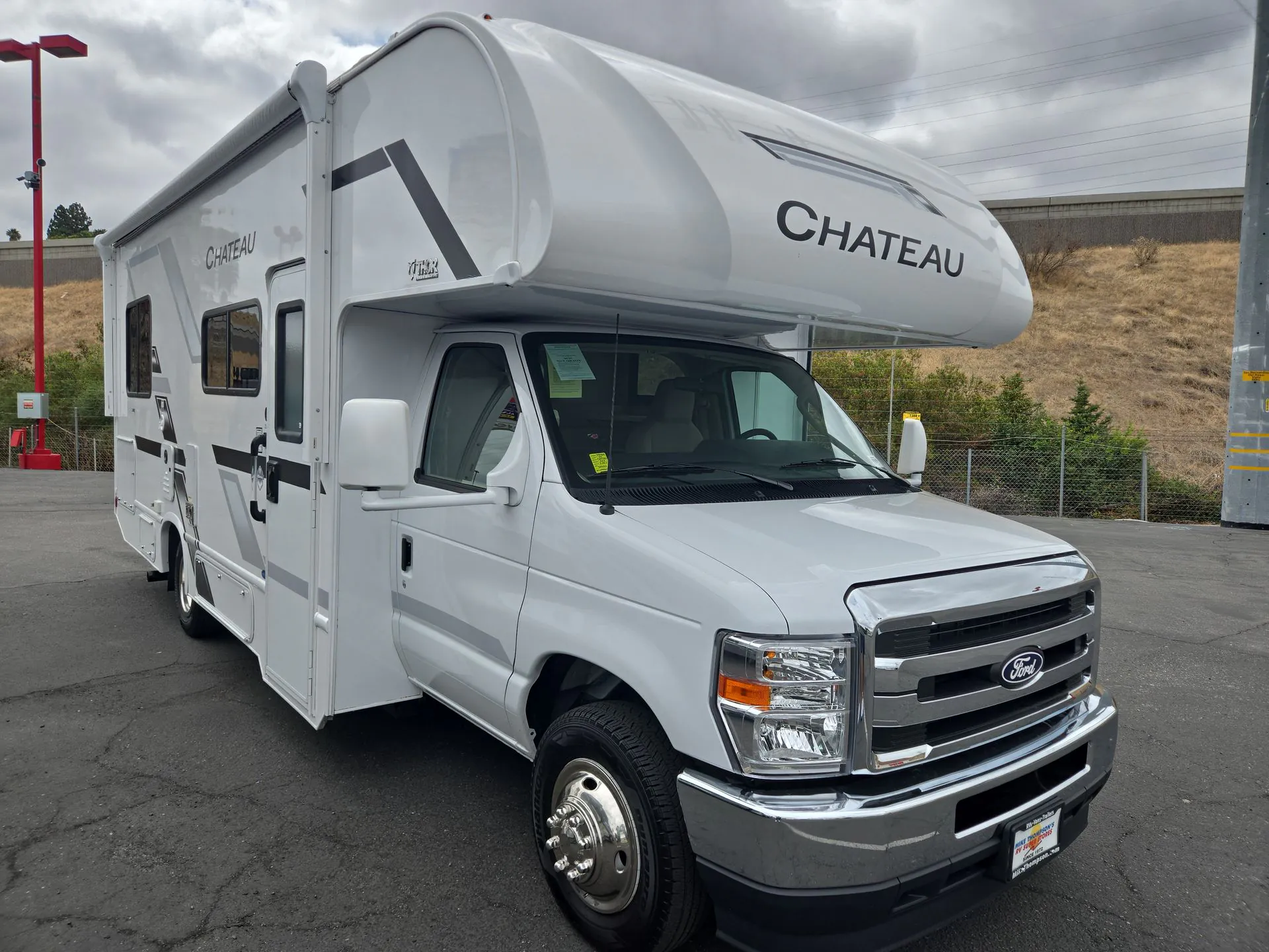 2026 Thor Motor Coach Chateau 25Z - Photo 2