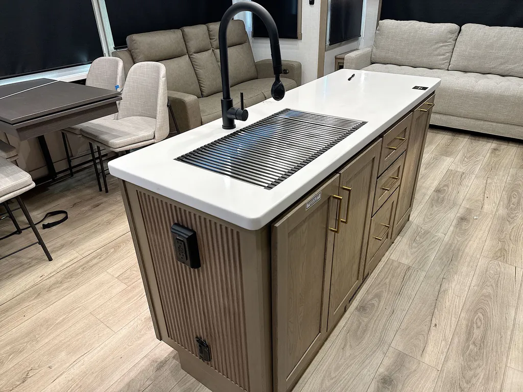 2027 Forest River Rockwood Signature 401SFB, Photos photo 28