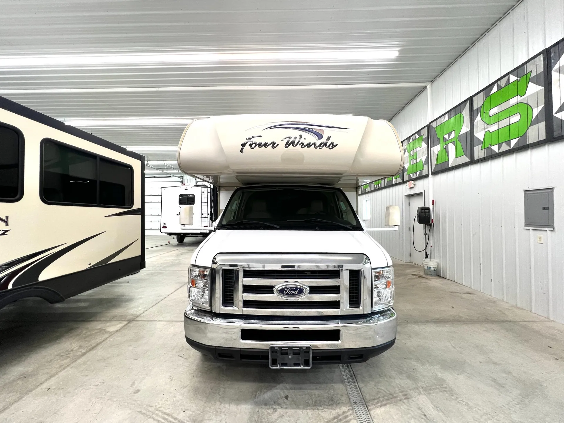 2018 Thor Motor Coach Four Winds 28Z - Photo 3