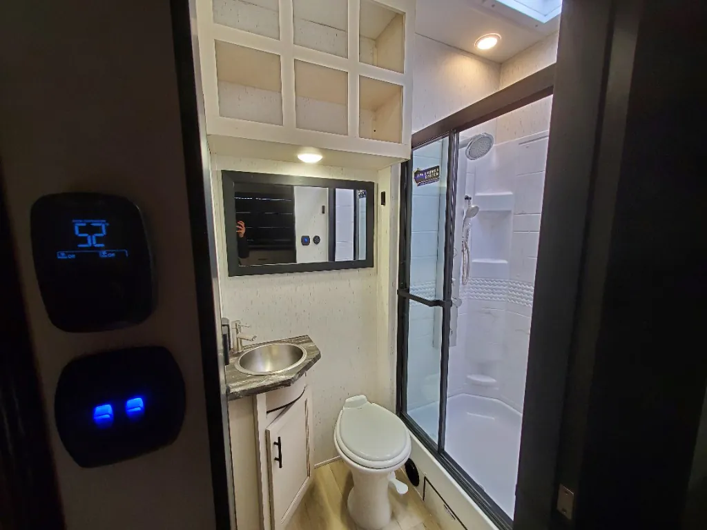 2025 Forest River Vengeance Rogue Armored 26L140, Photos photo 25