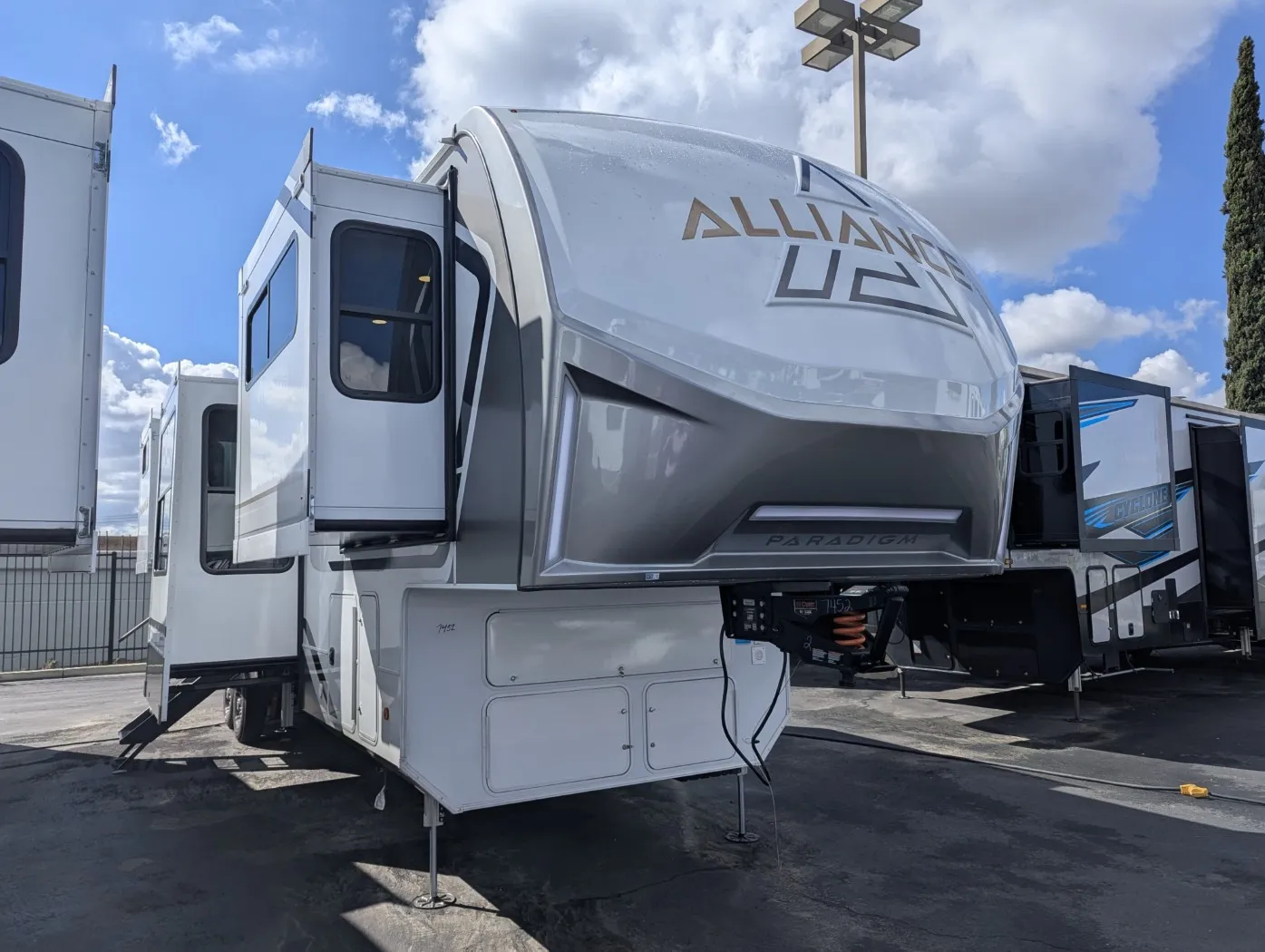 2026 Alliance RV Paradigm 385FL - Photo 2