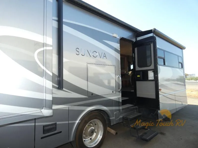 2016 Itasca Sunova 33C - Photo 4