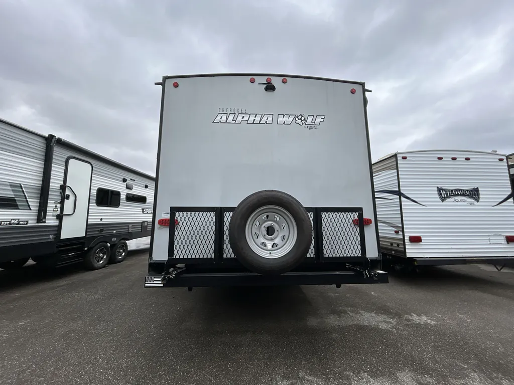 2022 Forest River Cherokee Alpha Wolf 26DBH-L, Photos photo 10