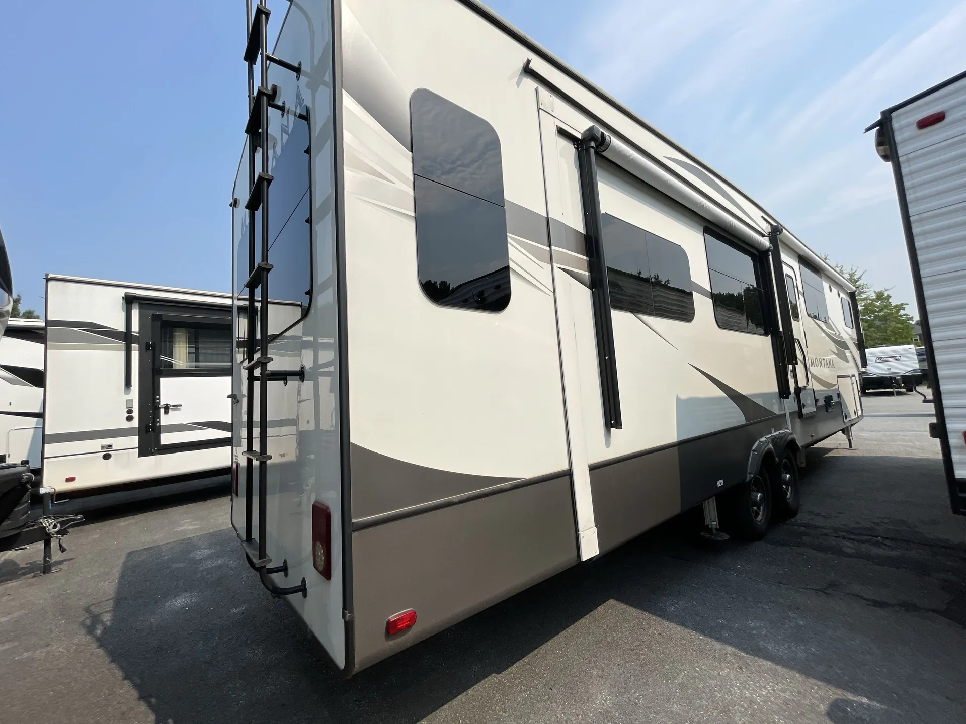 2020 Keystone Montana 3813MS — living area main
