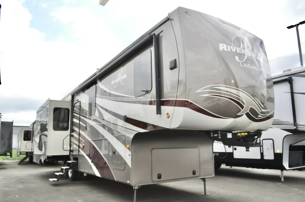2019 Forest River Riverstone Legacy 38MB - Photo 2