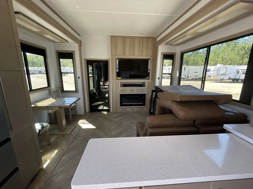 2026 Keystone Raptor 441, Photos photo 2