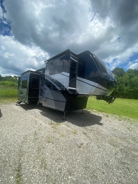 2022 Vanleigh Beacon 41FLB - Photo 4