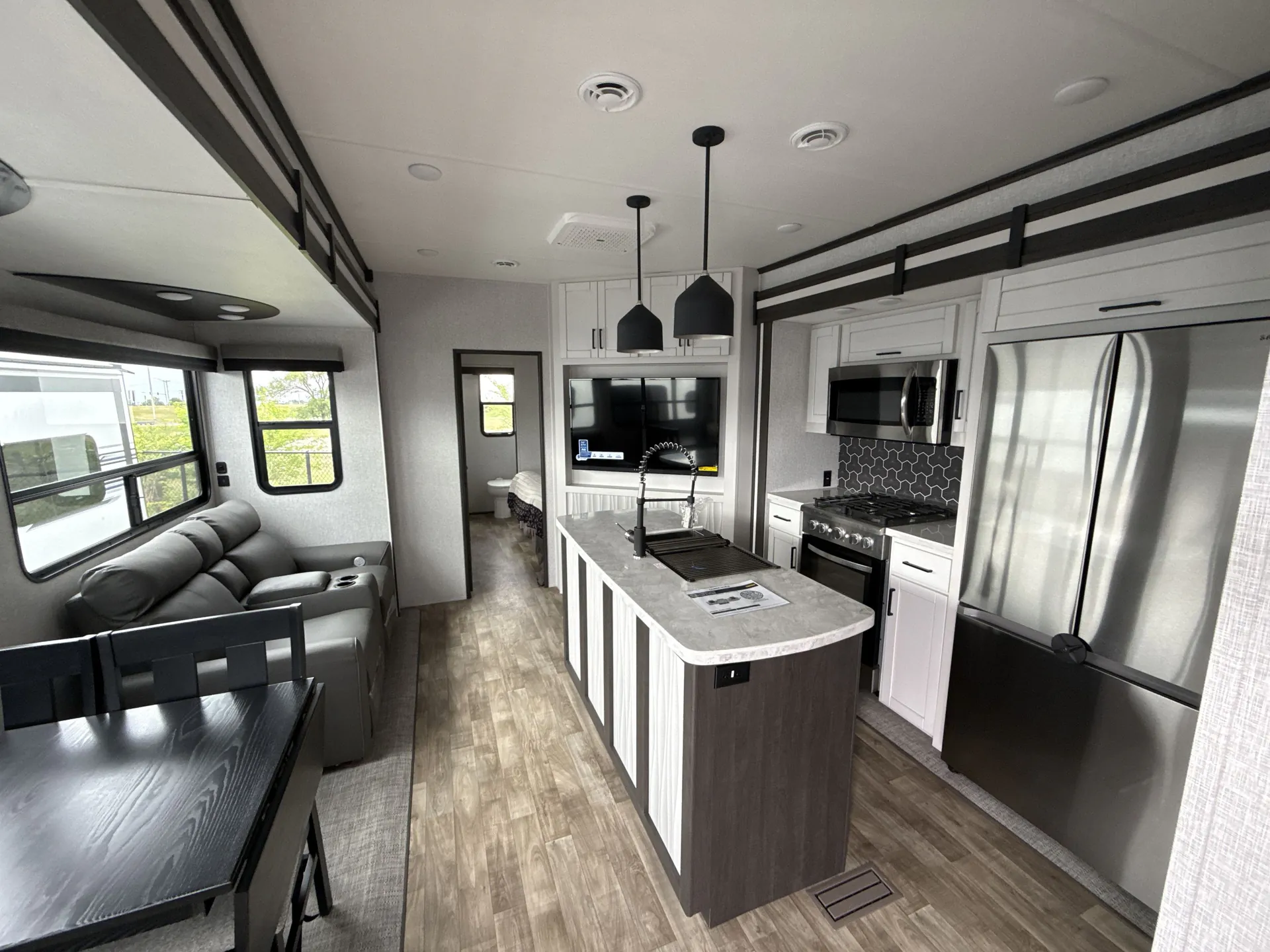 2024 CrossRoads Hampton 378DBB — living area main