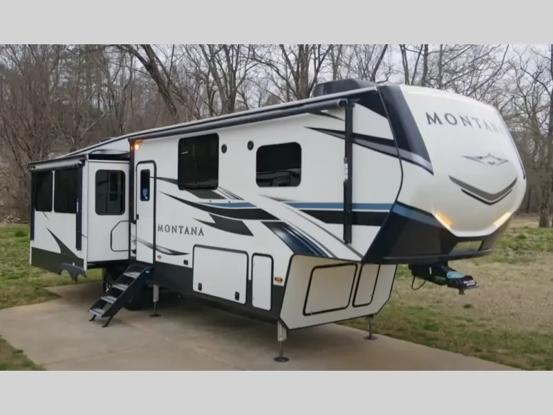 2021 Keystone Montana 3121RL - Photo 2