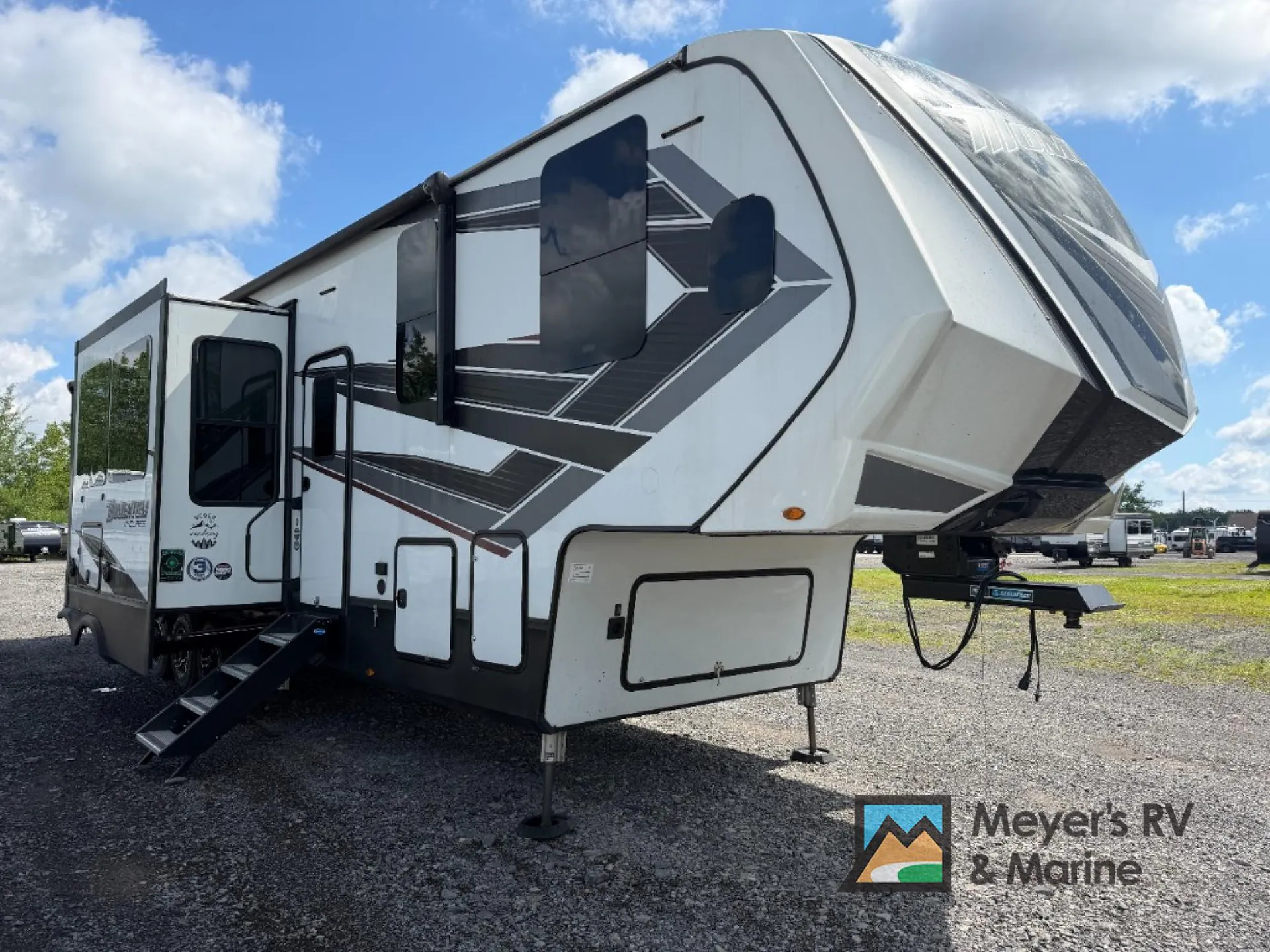 2022 Grand Design Momentum 381MS - Photo 2