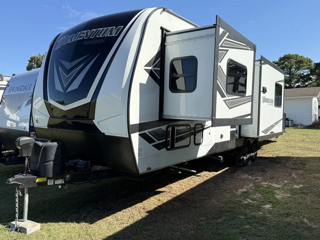 2022 Grand Design Momentum G-Class 28G - Photo 3