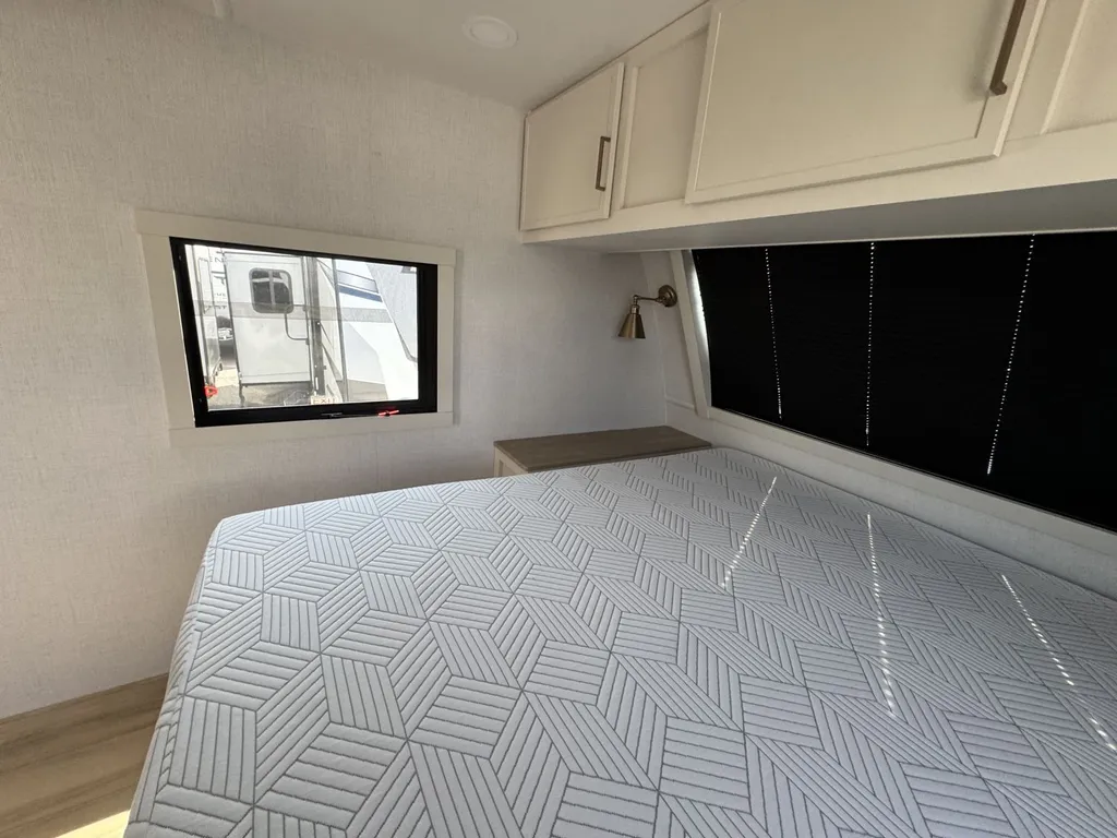 2025 Brinkley MODEL I 265, Photos photo 19