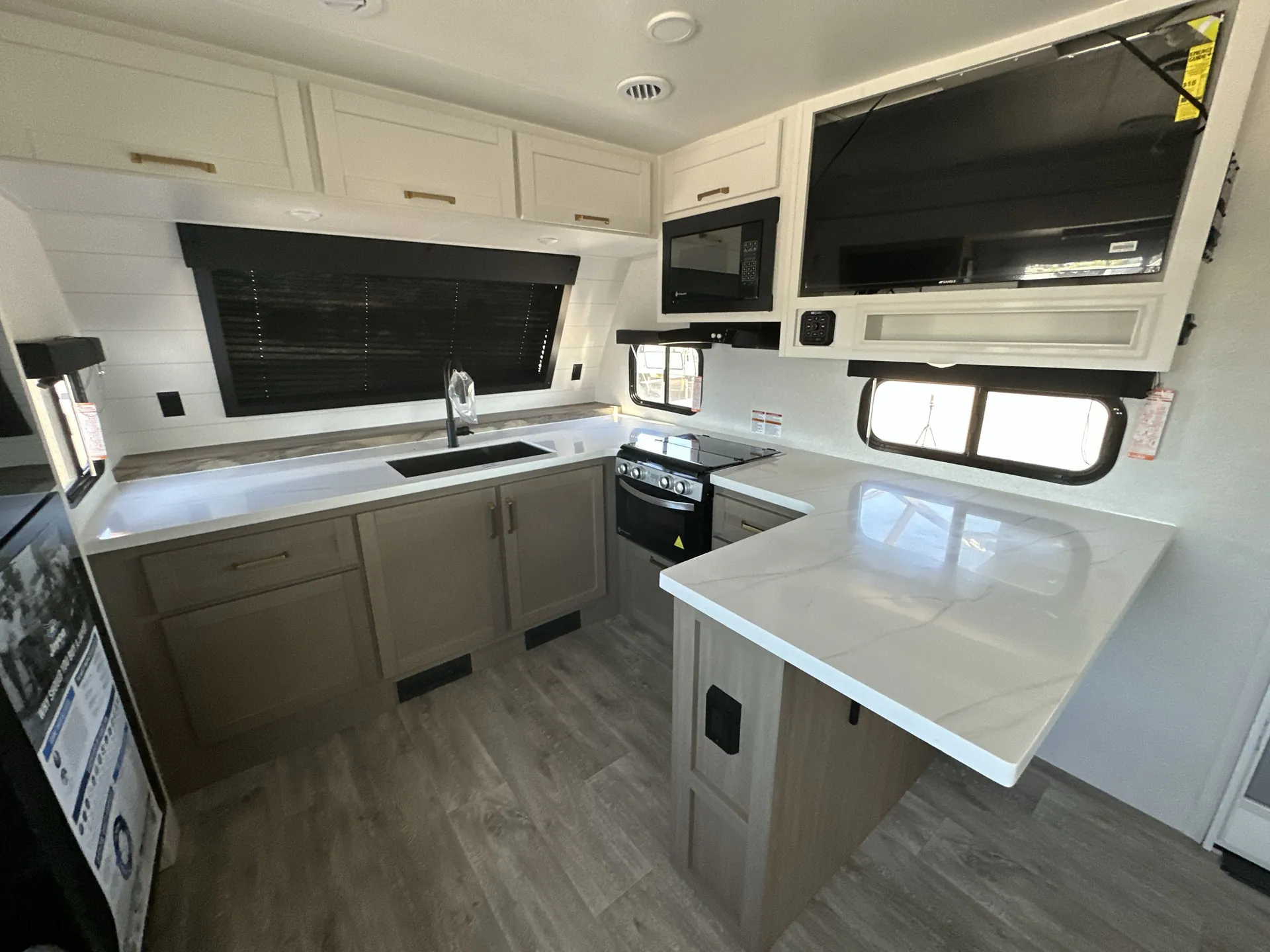 2027 Jayco Eagle 265FKDS - Photo 4