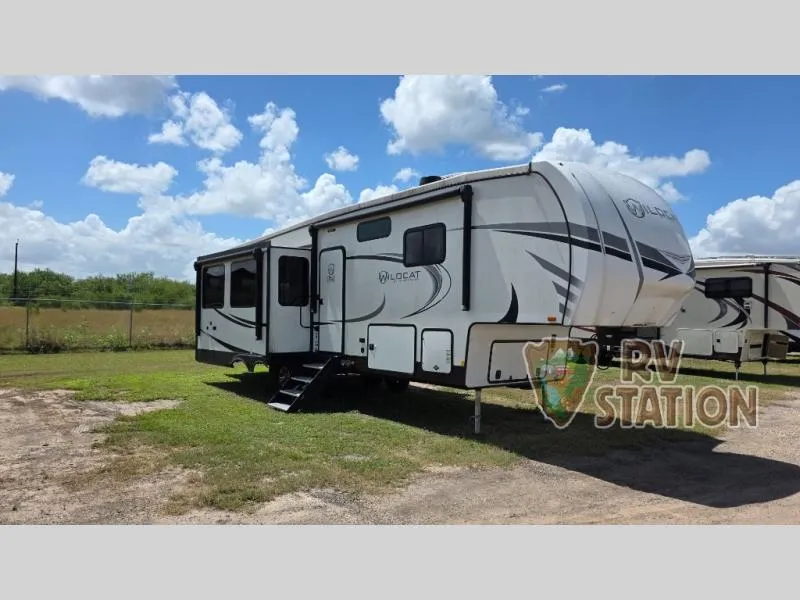 2023 Forest River RV Wildcat 290RL - Main photo
