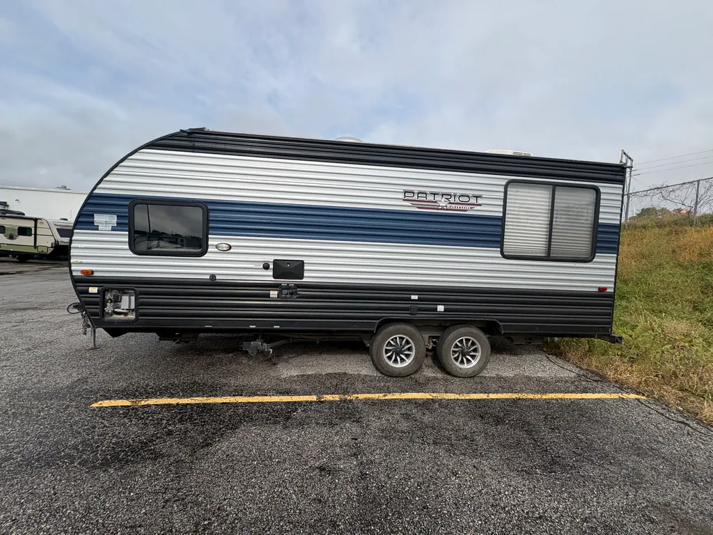 2022 Forest River Cherokee Grey Wolf 19SM, Photos photo 4