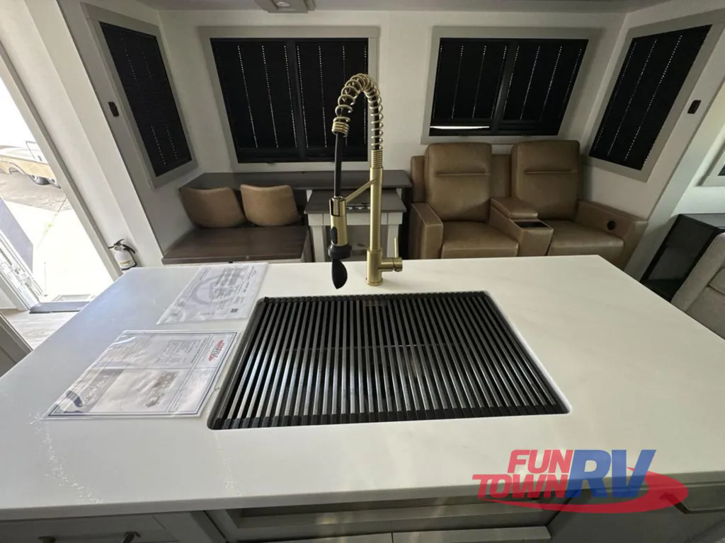 2026 Brinkley Model Z Air 297, Photos photo 7