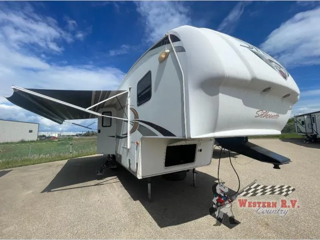 2011 Palomino Sabre Silhouette 290REDS - Main photo
