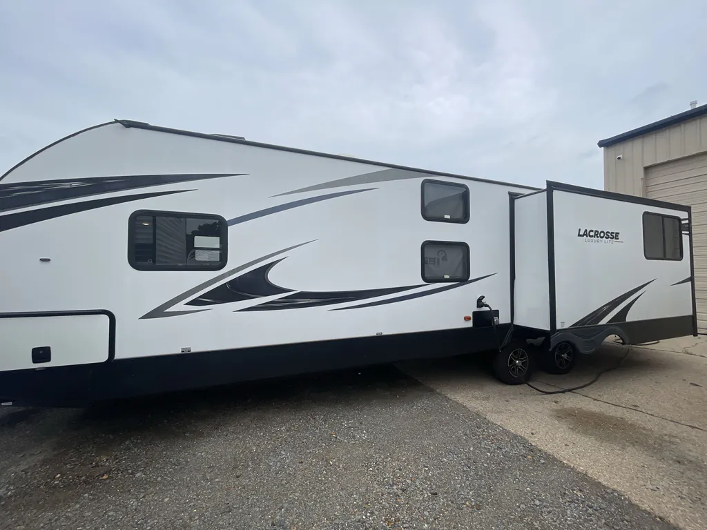 2020 Prime Time LaCrosse 3370MB, Photos photo 6