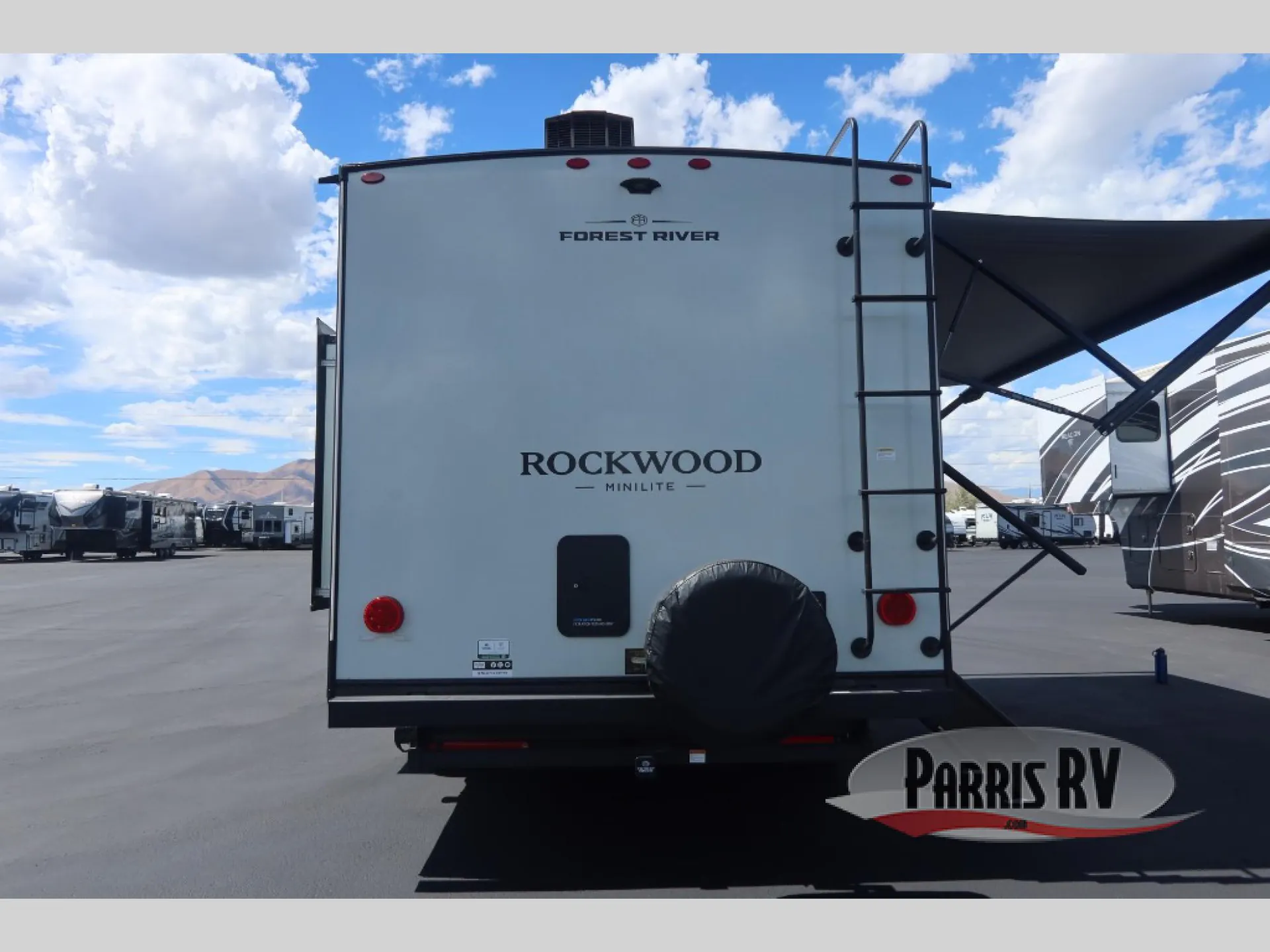 2027 Forest River Rockwood Mini Lite 2109S — Photo 5