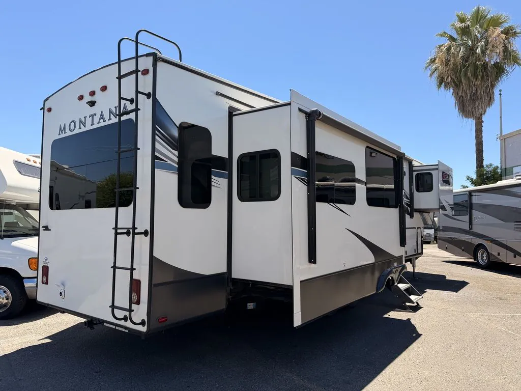 2021 Keystone Montana 3780RL - Photo 4