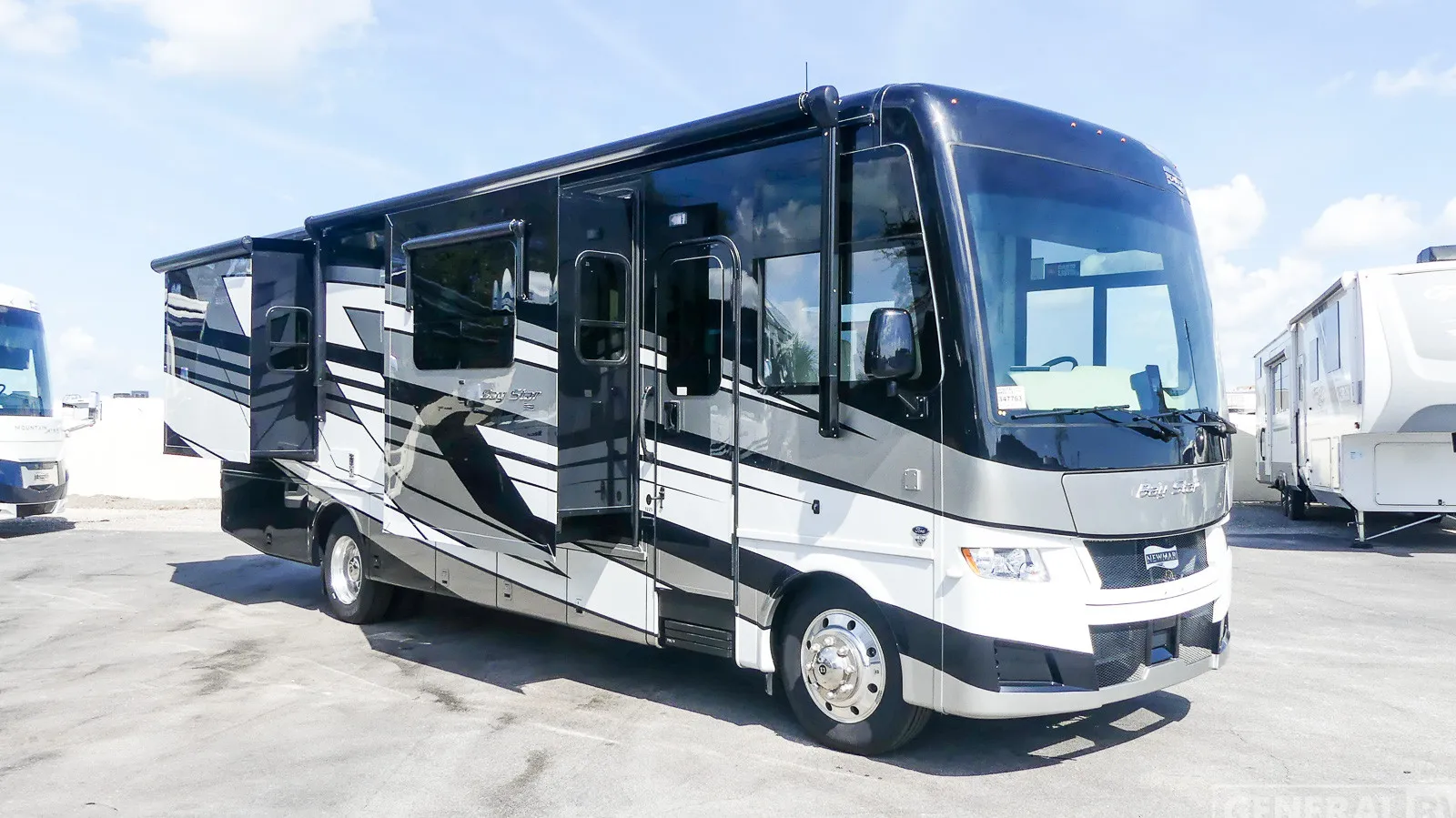 2026 Newmar Bay Star 3225 - Photo 2