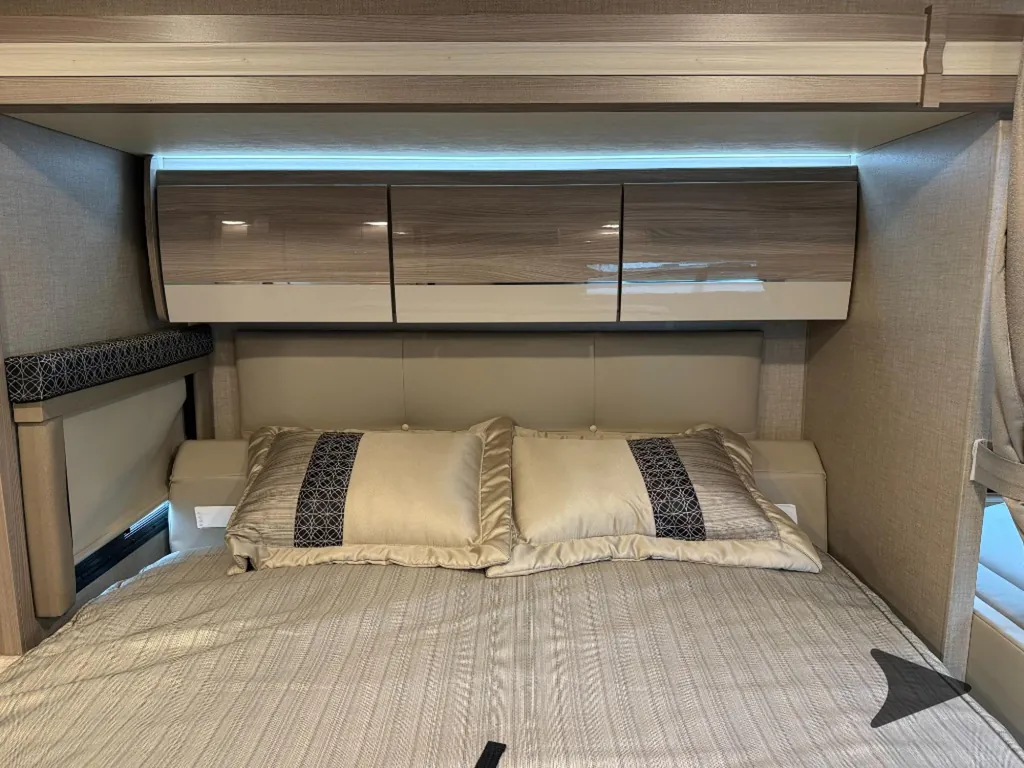 2022 Thor Motor Coach Tiburon 24FB, Photos photo 20