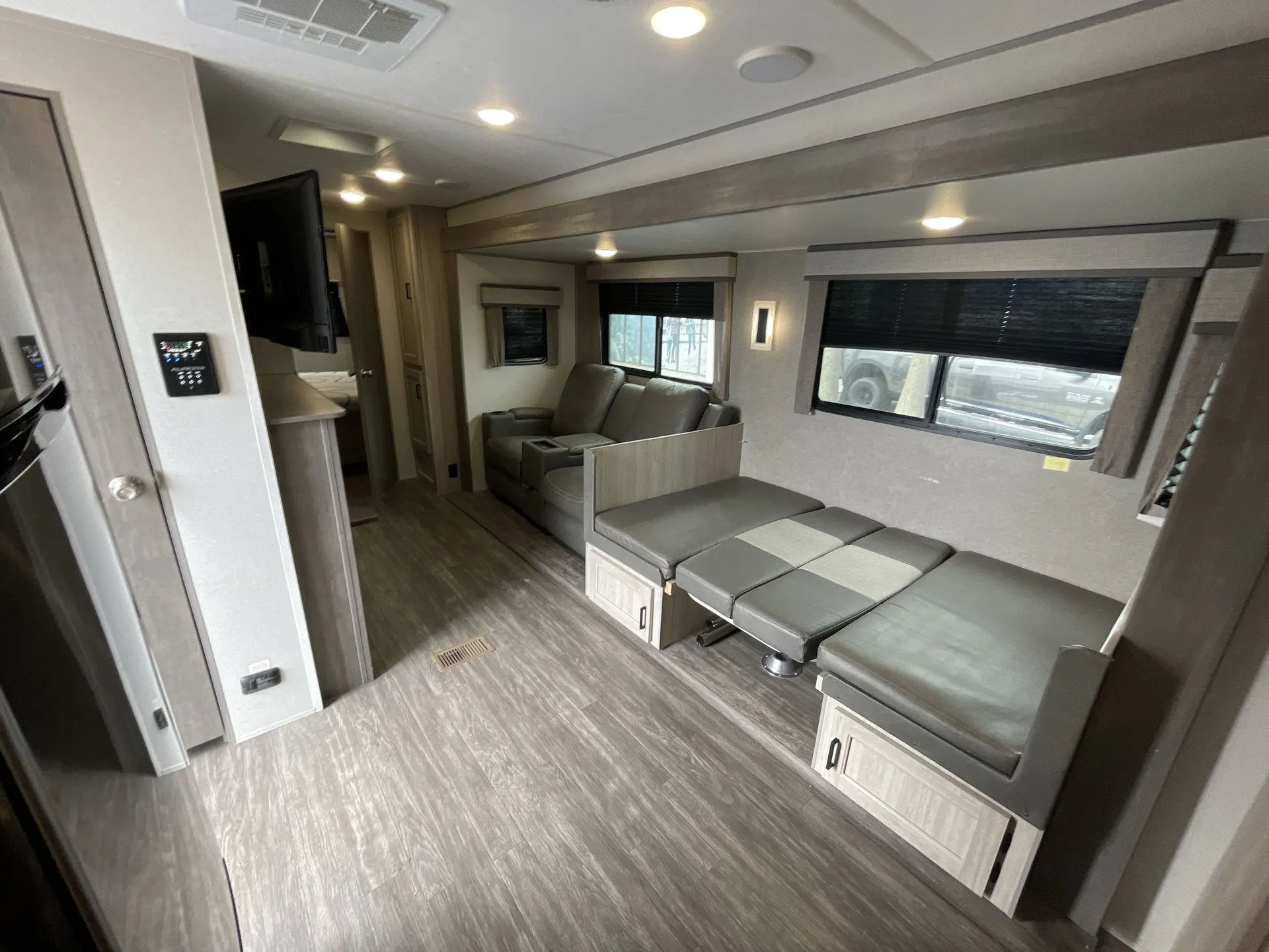 2024 Forest River Aurora 26FKDS — living area main