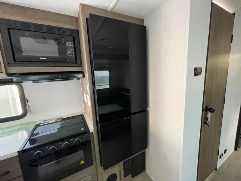 2026 Coachmen Freedom Express Select 30SE, Photos photo 29