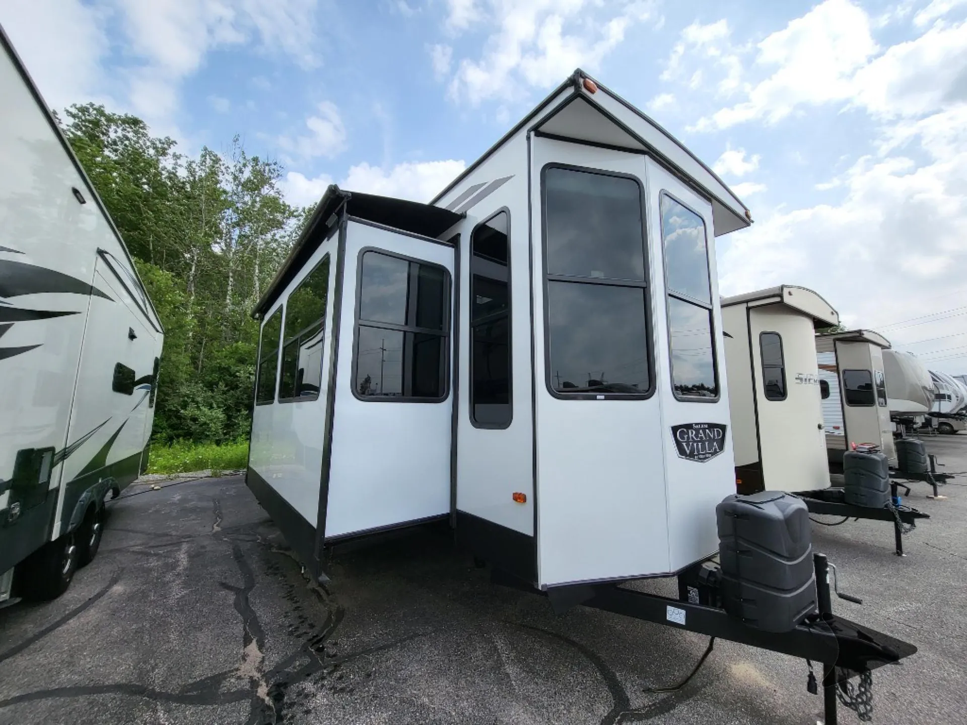 2022 Forest River Salem Grand Villa 42FLDL - Photo 2