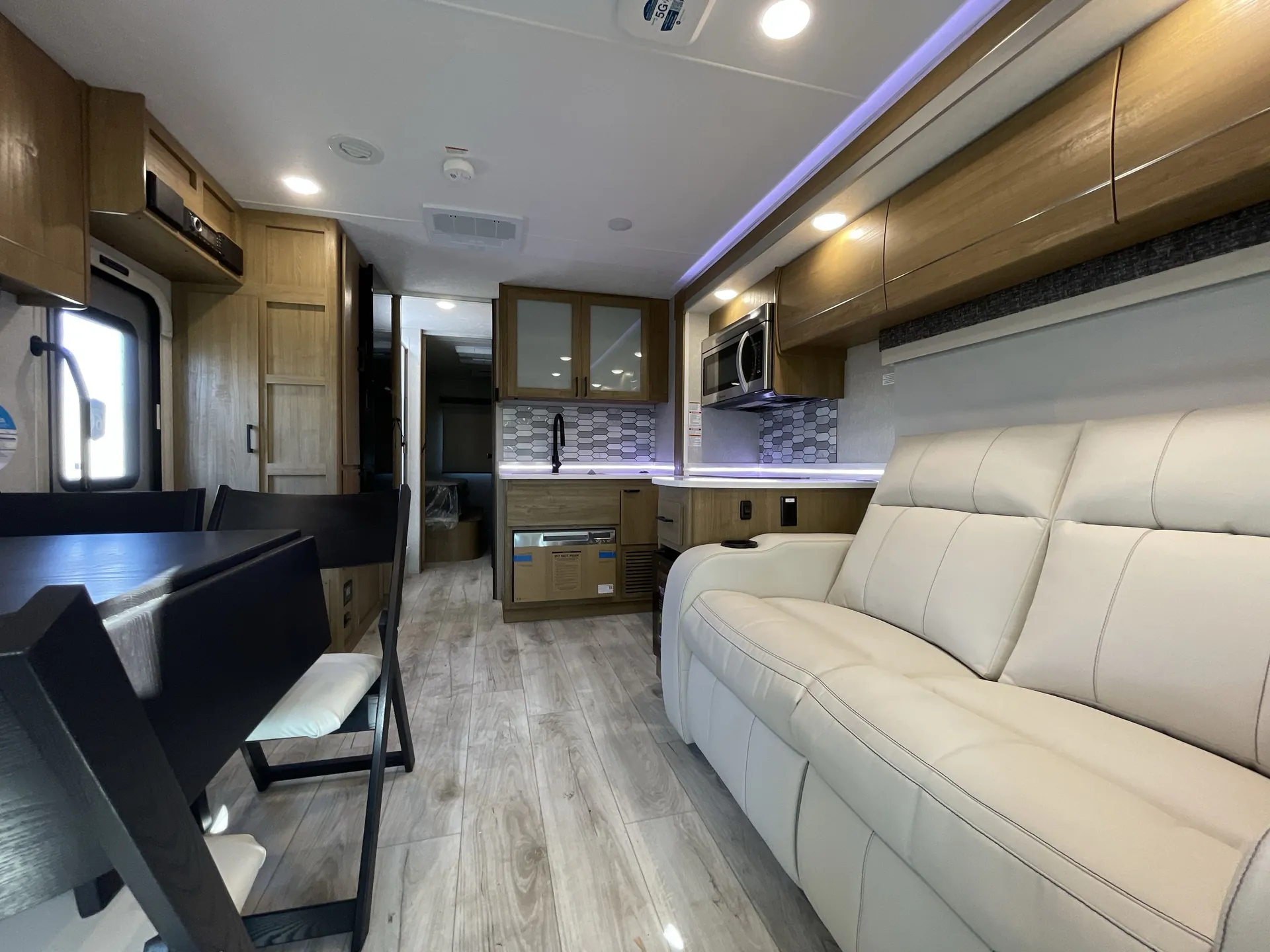 2025 Coachmen Concord 321DS — living area main