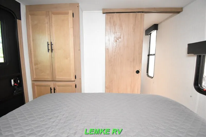2023 Forest River Cherokee Wolf Den 306MM, Photos photo 23