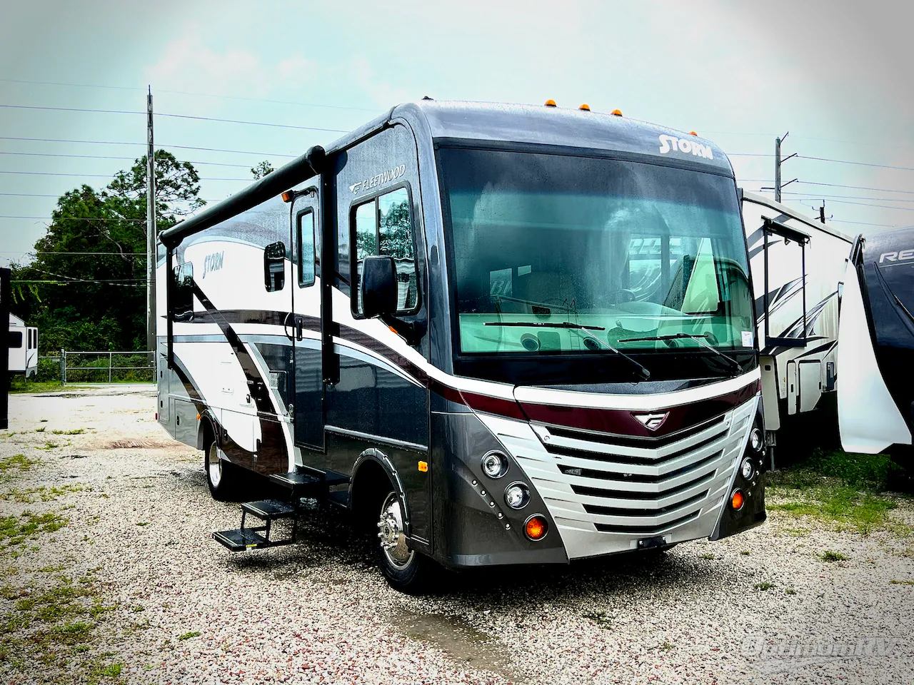 2016 Fleetwood Storm 28MS - Photo 2