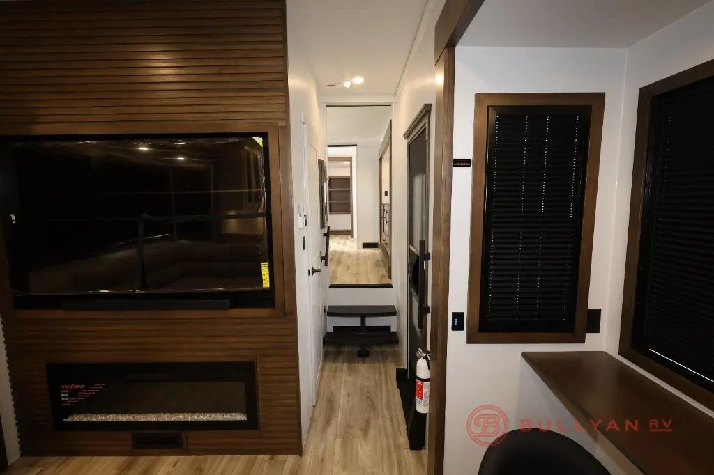 2026 Keystone RV Montana 3900RK - Photo 4