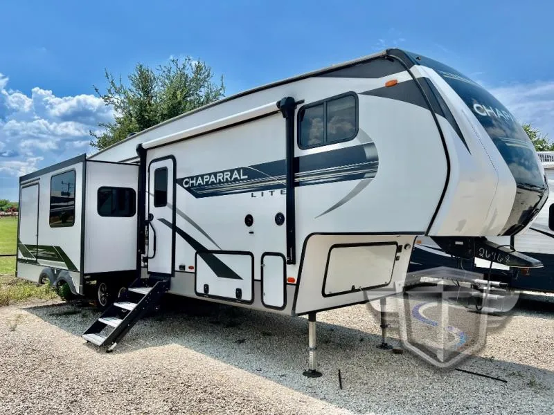 2021 Coachmen Chaparral Lite 284RLS - Photo 2