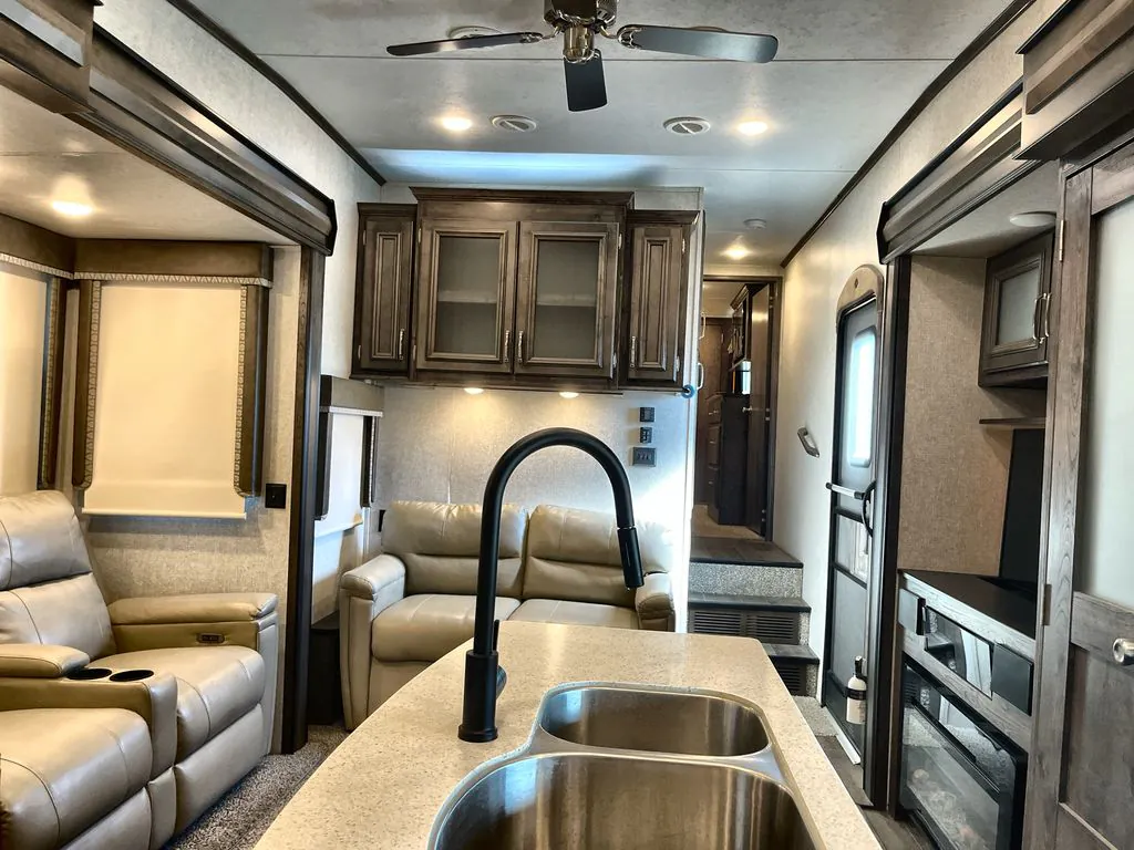 2018 Keystone Montana High Country 320MK - Photo 2