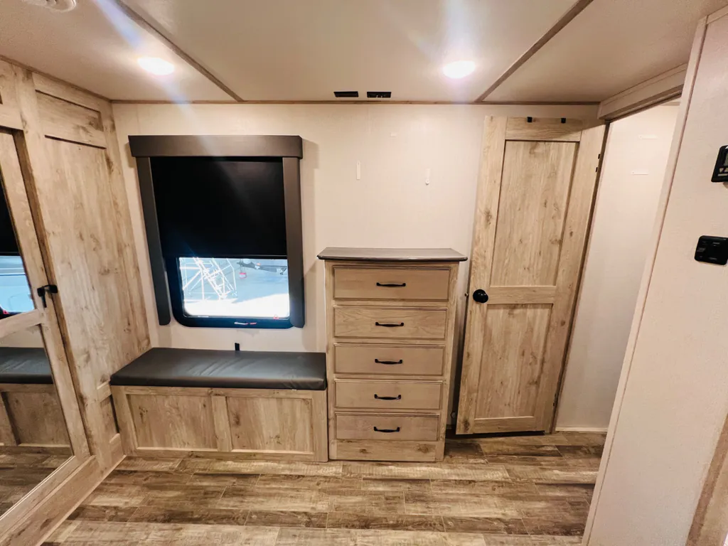 2023 Keystone Avalanche 390DS, Photos photo 42