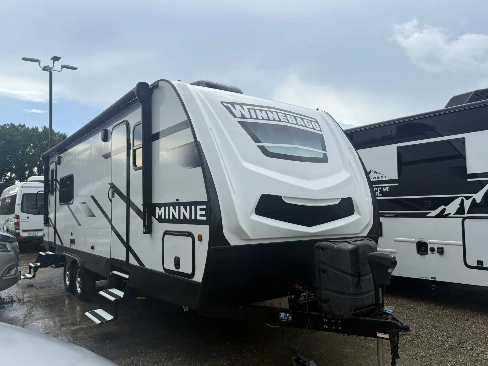2023 Winnebago Minnie 2529RG - Photo 3