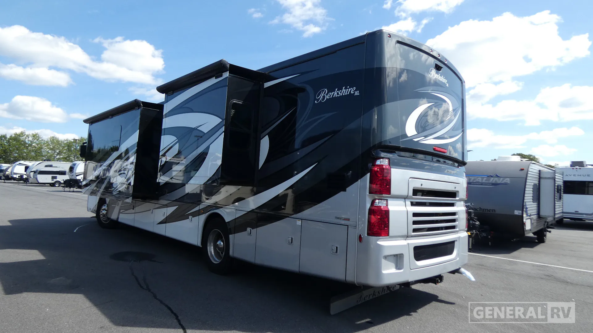2021 Forest River Berkshire XL 40C - Photo 4