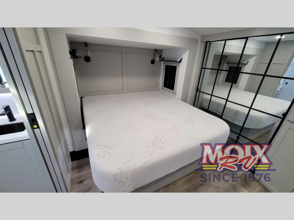 2025 Brinkley Model Z 3400, Photos photo 20