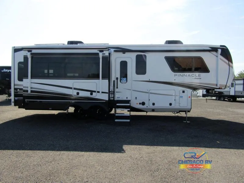 2026 Jayco Pinnacle 32RLTS - Photo 3
