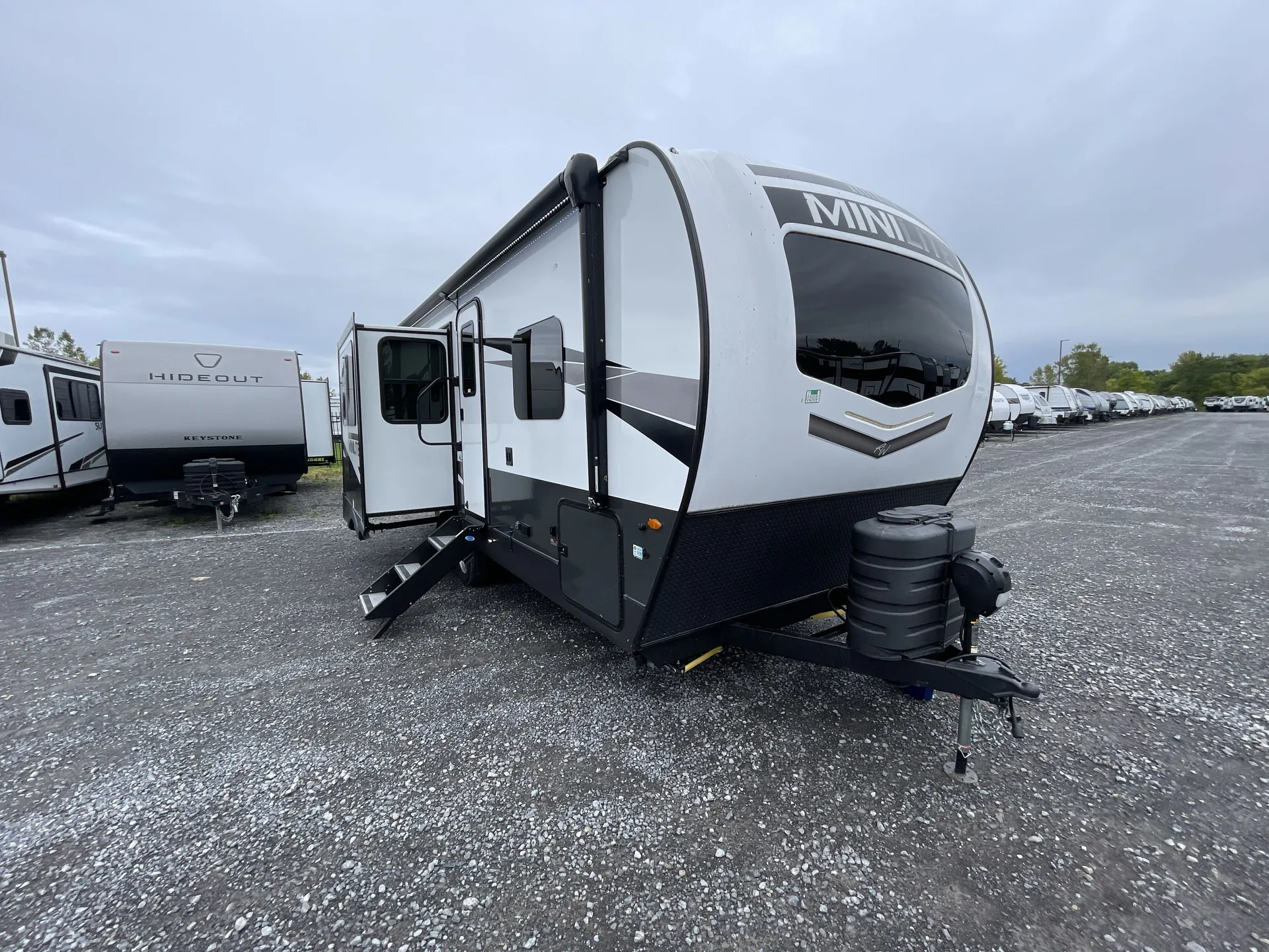 2024 Forest River Rockwood Mini Lite 2518S - Photo 2