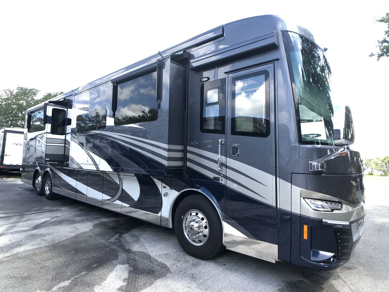 2021 Newmar King Aire 4531 - Photo 2