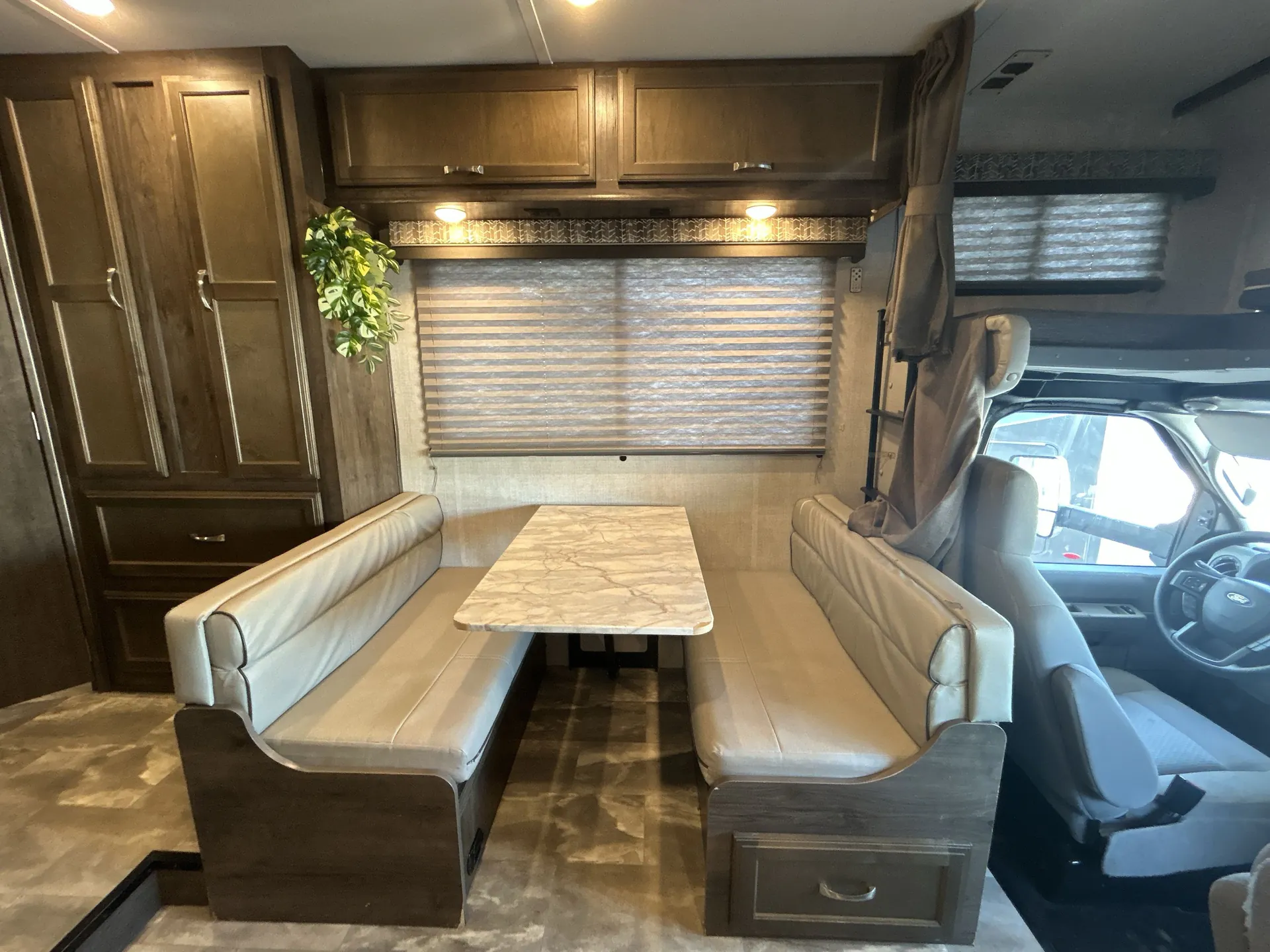 2022 Gulf Stream Conquest 6237 — campside